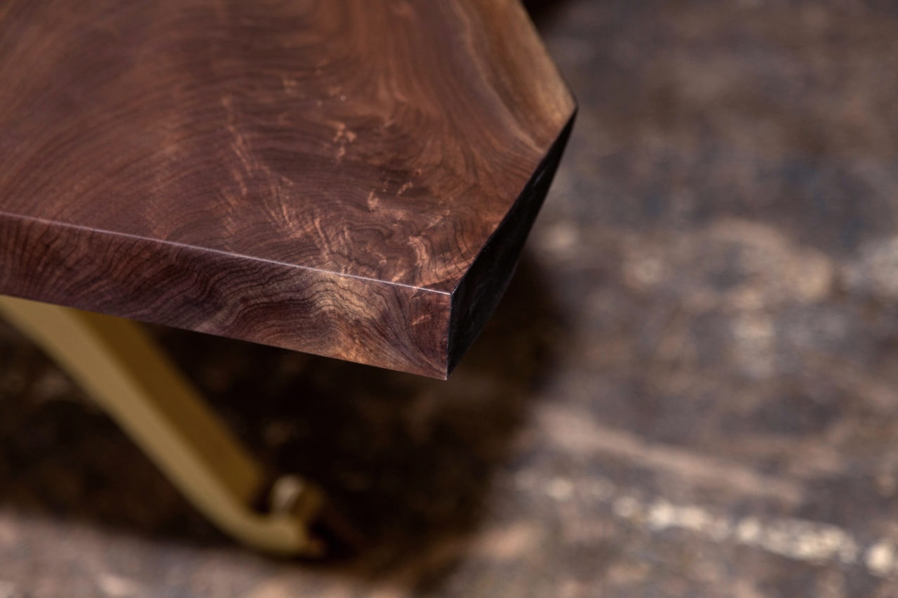 Custom luxury dining table by SENTIENT made of walnut - table corner detail 